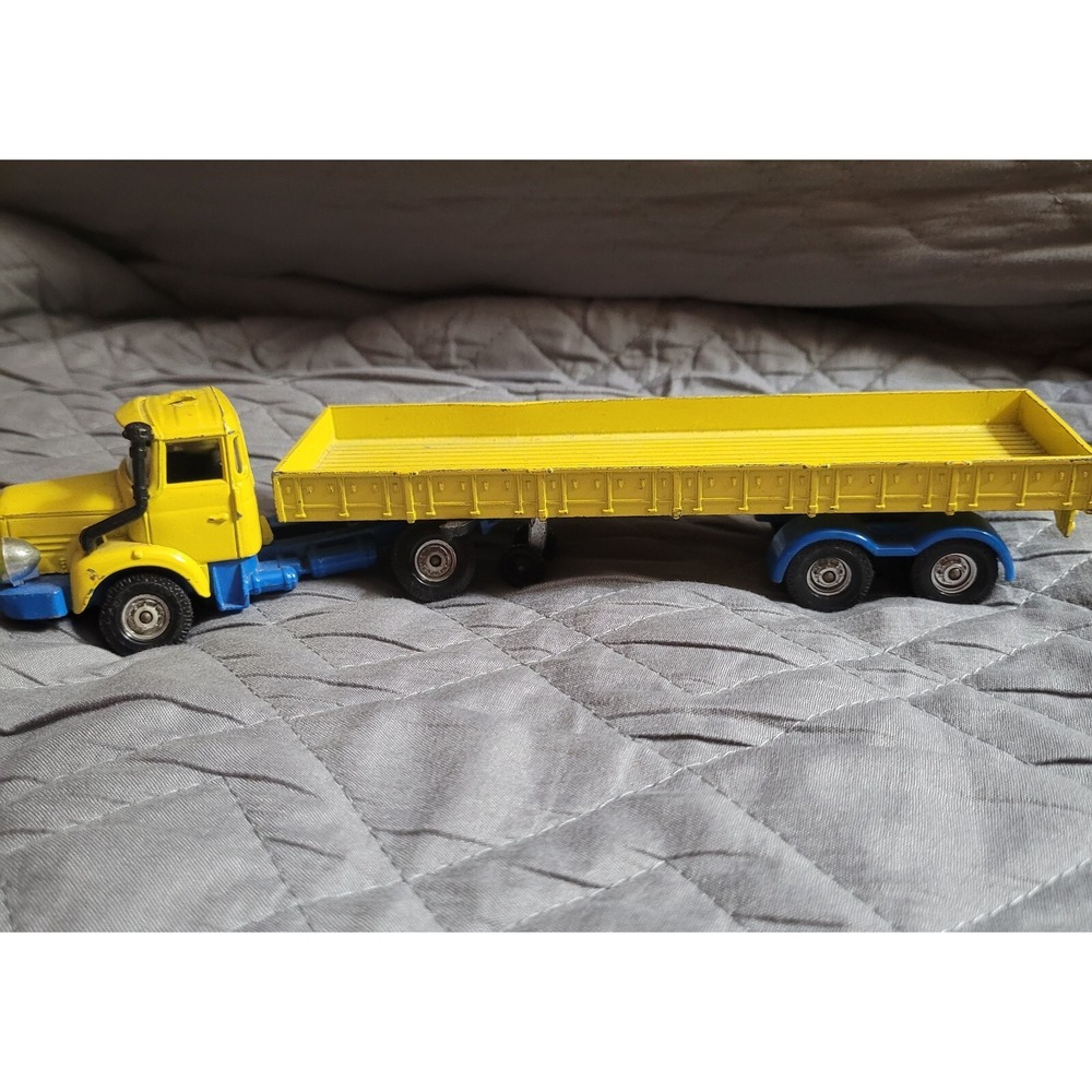 Vintage Gorgi Major Articulated Trailer and Truck